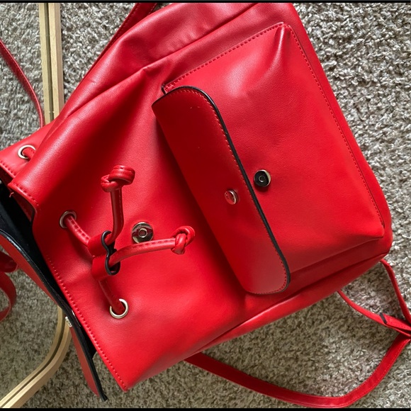 Red backpack - Picture 2 of 3